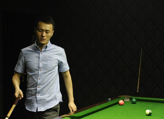 与众多年轻 与众多年轻