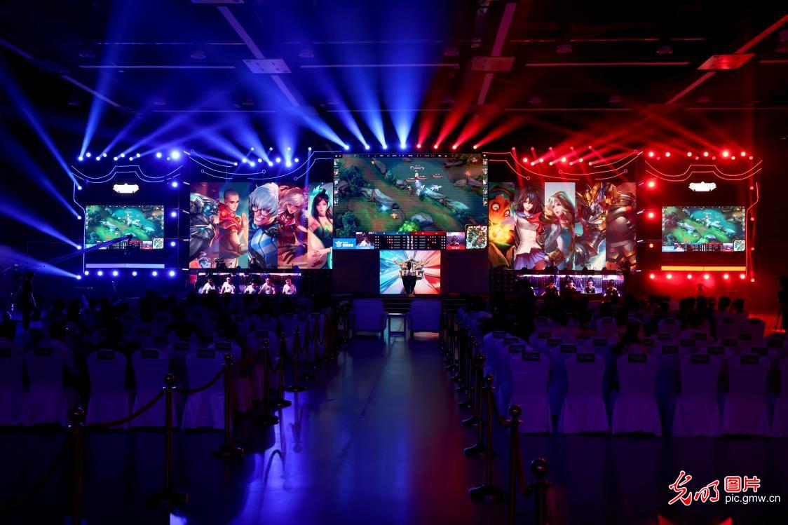 目光聚焦于 目光聚焦于